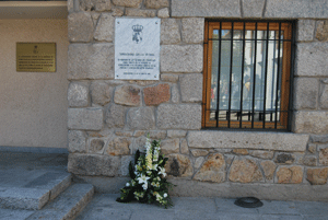 Un minuto de silencio por las víctimas del 11-M, en Torrelodones