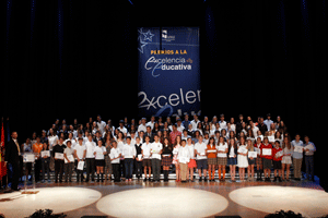 Más de cien alumnos de Las Rozas reciben premios a la excelencia educativa