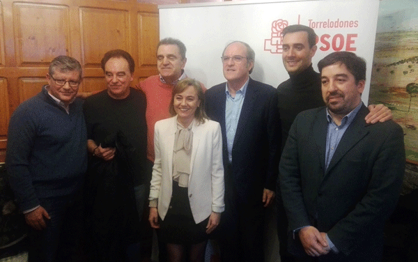 Ángel Gabilondo asistió a una comida coloquio en Torrelodones