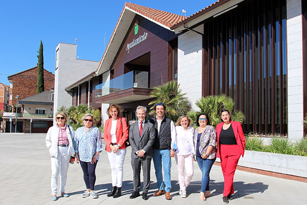 Los escaparate galapagueños lucirán rostros de vecinos que han luchado contra una enfermedad