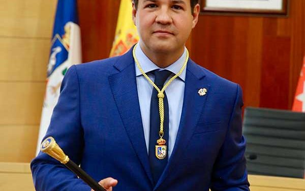 De la Uz reelegido alcalde de Las Rozas con los votos a favor del Partido Popular
