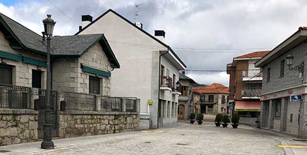 La calle Real de Alpedrete se cerrará al tráfico los fines de semana