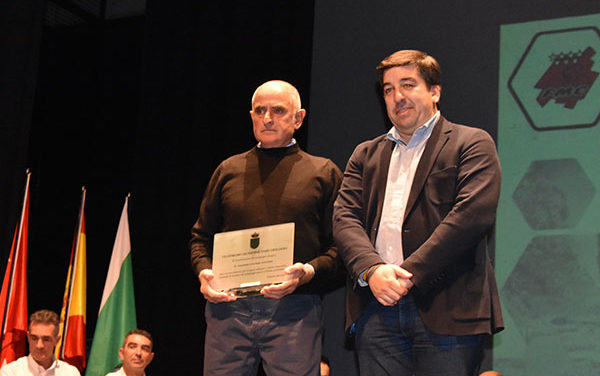Ciclistas de Galapagar reconocidos en la Gala anual del ciclismo madrileño