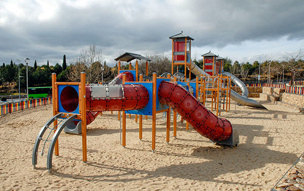 El Ayuntamiento refuerza los servicios sanitarios de Las Rozas y cierra parques