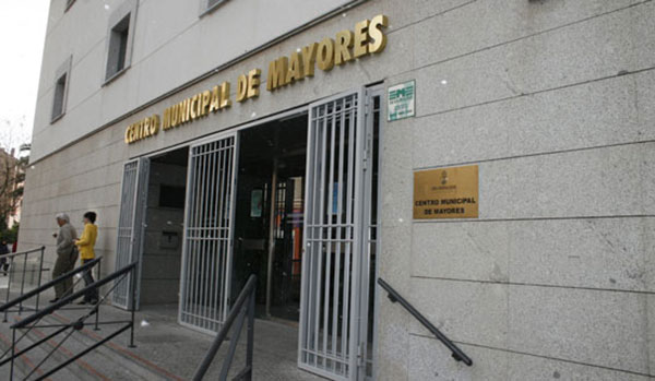 La evolución del COVID-19 obliga a cerrar los centros de mayores de la región
