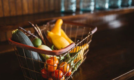 Torrelodones sustituye las becas de comedor por vales de alimentos