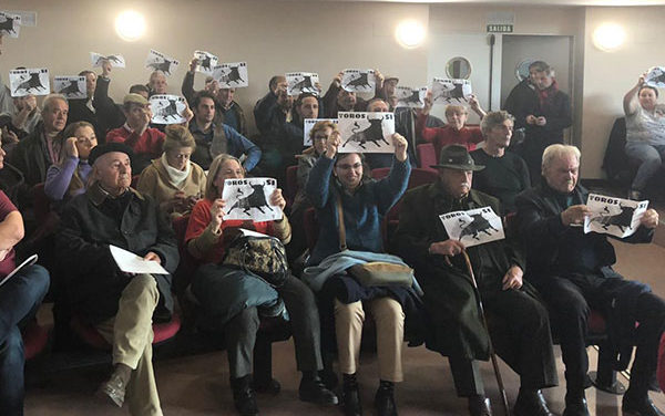 La moción sobre tauromaquia acaba con el desalojo del pleno de Galapagar