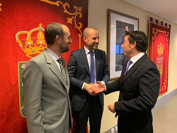 El Ayuntamiento de Majadahonda anula tasas y baja impuestos a familias, empresas y comercios