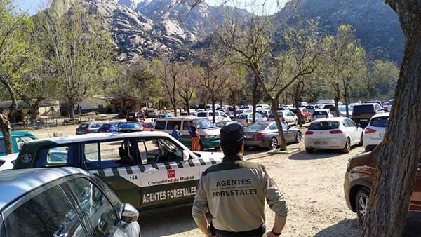 La Comunidad mantendrá cerrados los aparcamientos de la Sierra de Guadarrama