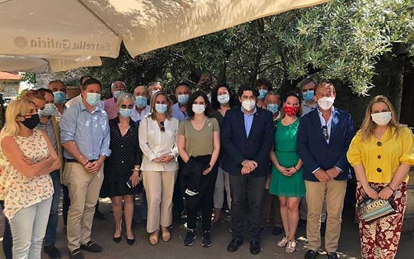 Alcaldes y portavoces del PP en la Sierra de Guadarrama se reúnen con Díaz Ayuso