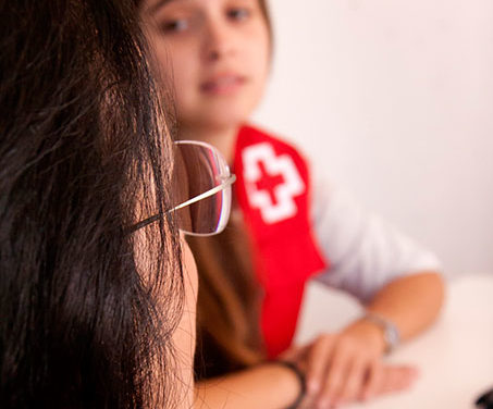 Cruz Roja programa actividades para sensibilizar sobre la violencia contra la mujer