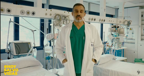 “Hoy salvo vidas”, vecinos de Torrelodones protagonizan una campaña para concienciar del Covid