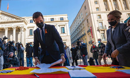 El PP de Madrid lleva recopiladas más de 10.000 firmas contra la Ley Celaá