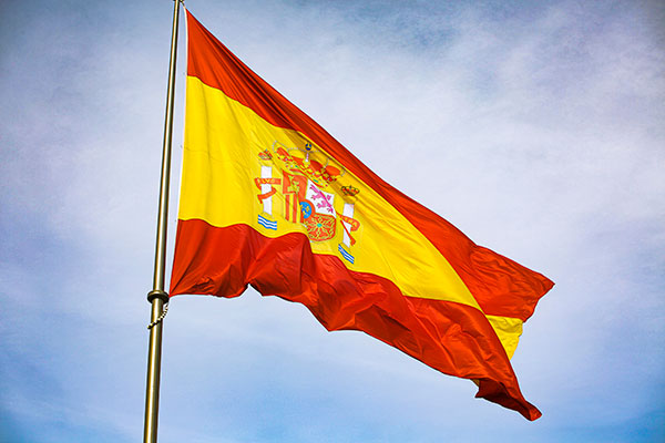 tarifa comportarse Desviación Banderas de España en los accesos a urbanizaciones de Las Rozas