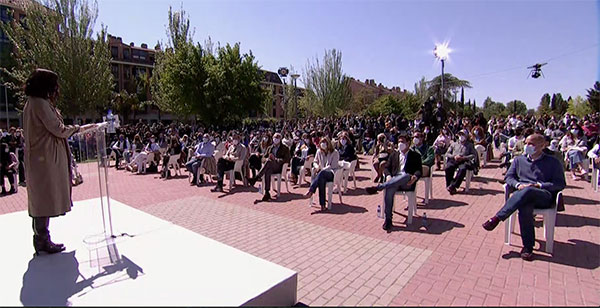 Díaz Ayuso presenta en Las Rozas los PPbus, que recorrerán los 179 municipios en la campaña