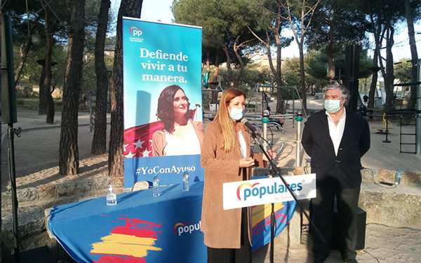 Encuentro de la diputada Ana Dávila y los mayores de Torrelodones