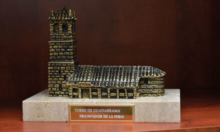 Fernando Plaza gana uno de los premios La Torre de Guadarrama por su gesta en la Feria Taurina