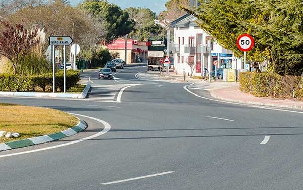 Obras para remodelar el enlace de la calle Maestro con avenida Primavera en Alpedrete