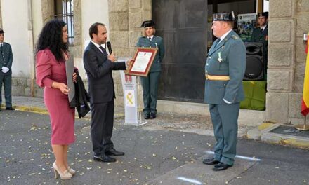 Guadarrama rinde homenaje al puesto de la Guardia Civil