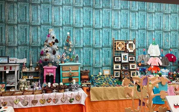 La Asociación de Artesanas La Encina de Collado Villalba organiza un mercado artesano