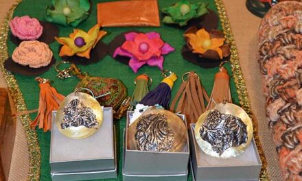 La Asociación de Artesanos de Guadarrama abre mercado navideño