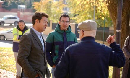 Las Rozas crea una calzada de coexistencia para peatones y coches en la calle Pedriza
