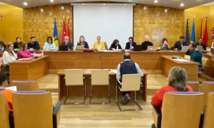 Torrelodones aprueba una declaración de apoyo a las familias de los guardias civiles asesinados