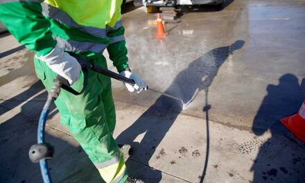 Las Rozas recibe el premio Escoba de Plata por la limpieza viaria mediante ozono