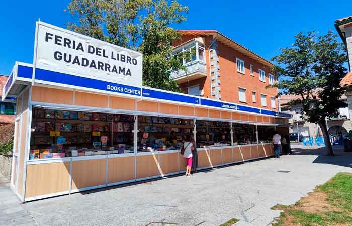 La Feria del Libro Antiguo y de Ocasión abre sus casetas en Guadarrama