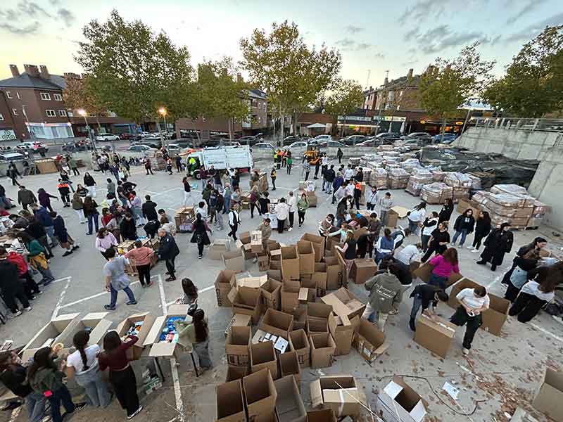 Los vecinos de Las Rozas donan más de 140.000 kilos de alimentos para los afectados por la DANA