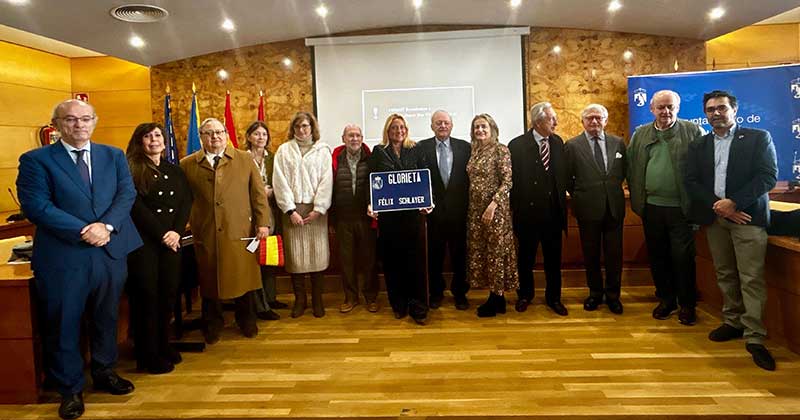 Torrelodones inaugura la glorieta de Félix Schlayer en el 46 aniversario de la Constitución Española
