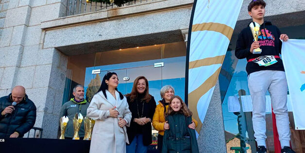 Alpedrete entrega a la Fundación Blanca de Apoyo al Deportista la recaudación de la San Silvestre