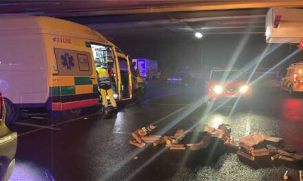 Atropellada una mujer en el parquin de la calle Sierra en Guadarrama