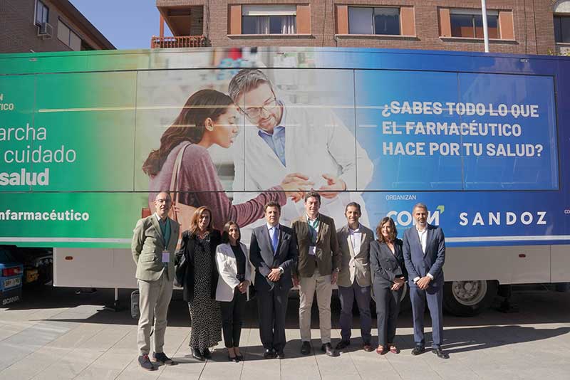 La campaña #Aquíhayunfarmacéutico… en marcha visita Las Rozas