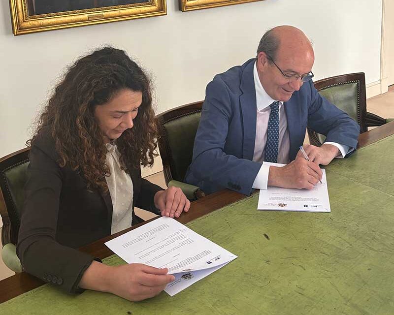 El Escorial y el Colegio Notarial firman un convenio para mejorar la seguridad jurídica