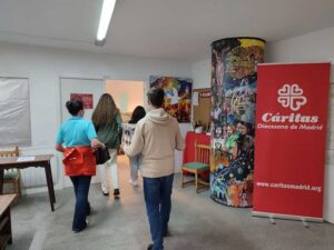 El grupo Jóvenes Activos organiza una recogida de alimentos en Las Rozas