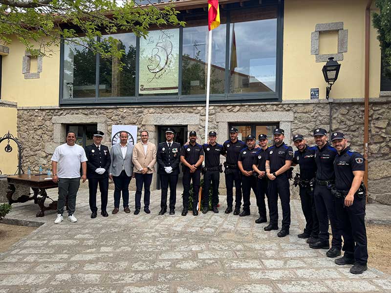 Los Molinos celebra el Día del Patrón de la Policía local con entrega de felicitaciones y homenaje a los caídos