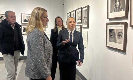 Torrelodones acoge una exposición fotográfica de mujeres ucranianas ante el horror de la guerra