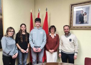 El alcalde de Guadarrama se reúne con los alumnos premiados en el Congreso de Bachillerato de excelencia