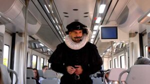 El Tren de Cervantes echa a andar con una visita teatralizada a Alcalá de Henares