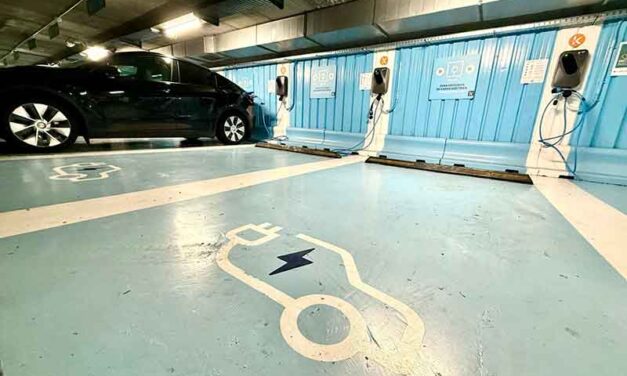 Recarga gratuita para coches eléctricos en el aparcamiento de Gran Vía de Majadahonda