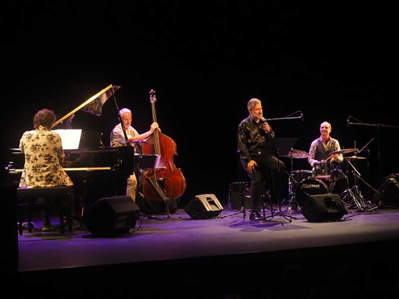 Las Rozas despide ‘Veranísimos’ con un homenaje a Joan Manuel Serrat
