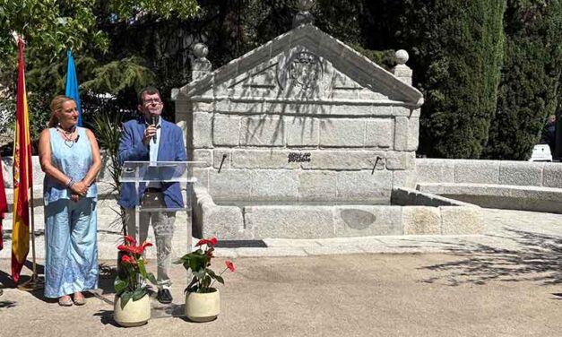 La Fuente del Caño de Torrelodones vuelve a manar agua tras su primera restauración integral en 435 años