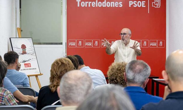 Víctor Ibáñez arranca su proyecto hacia las elecciones de 2027 ante la militancia socialista de Torrelodones