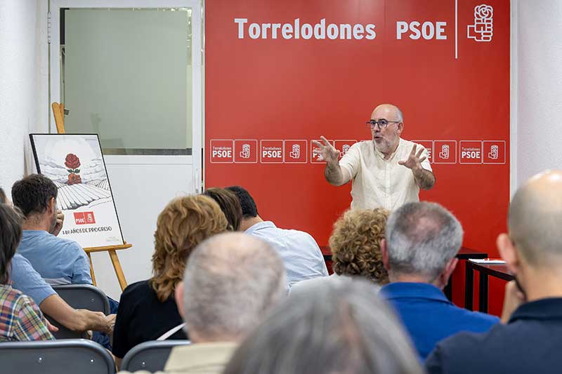 Víctor Ibáñez arranca su proyecto hacia las elecciones de 2027 ante la militancia socialista de Torrelodones